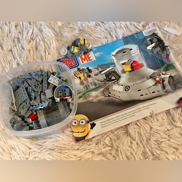 Lot MEGA BLOKS MINIONS Building Block Sets Dinosaur Ice Cream Truck Hot Dog Cart - Picture 13 of 16